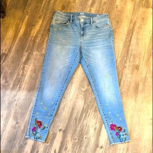 a.n.a. Skinny jeans w floral embroidery Jegging